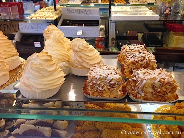 Pastries and desserts at Pastissiera Ideal